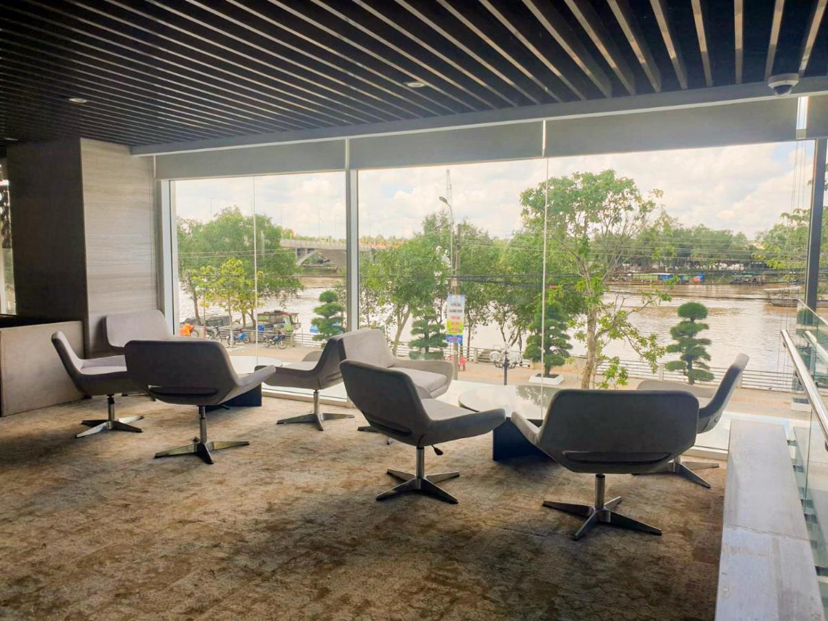 Diamond Stars Ben Tre Hotel Esterno foto The lounge at the airport