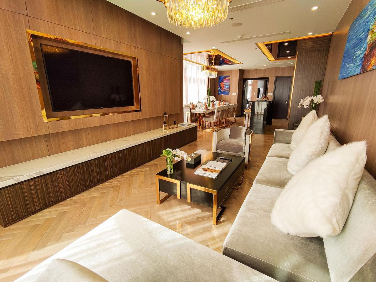 Diamond Stars Ben Tre Hotel Esterno foto The interior of the lounge