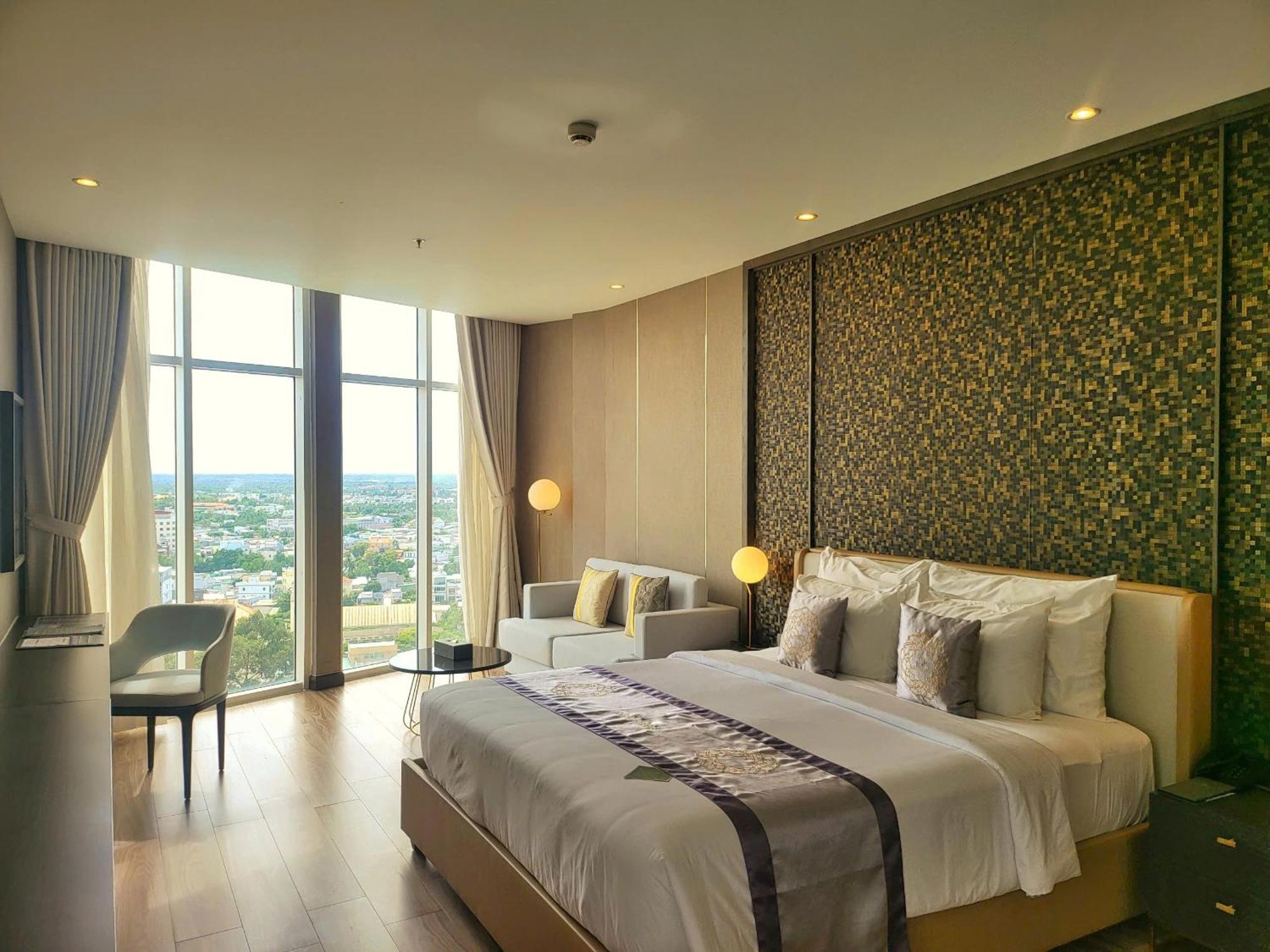 Diamond Stars Ben Tre Hotel Esterno foto Deluxe Suite