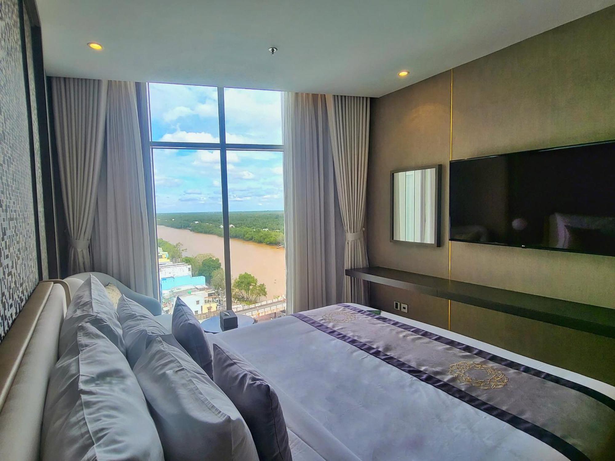 Diamond Stars Ben Tre Hotel Esterno foto A bedroom at the hotel